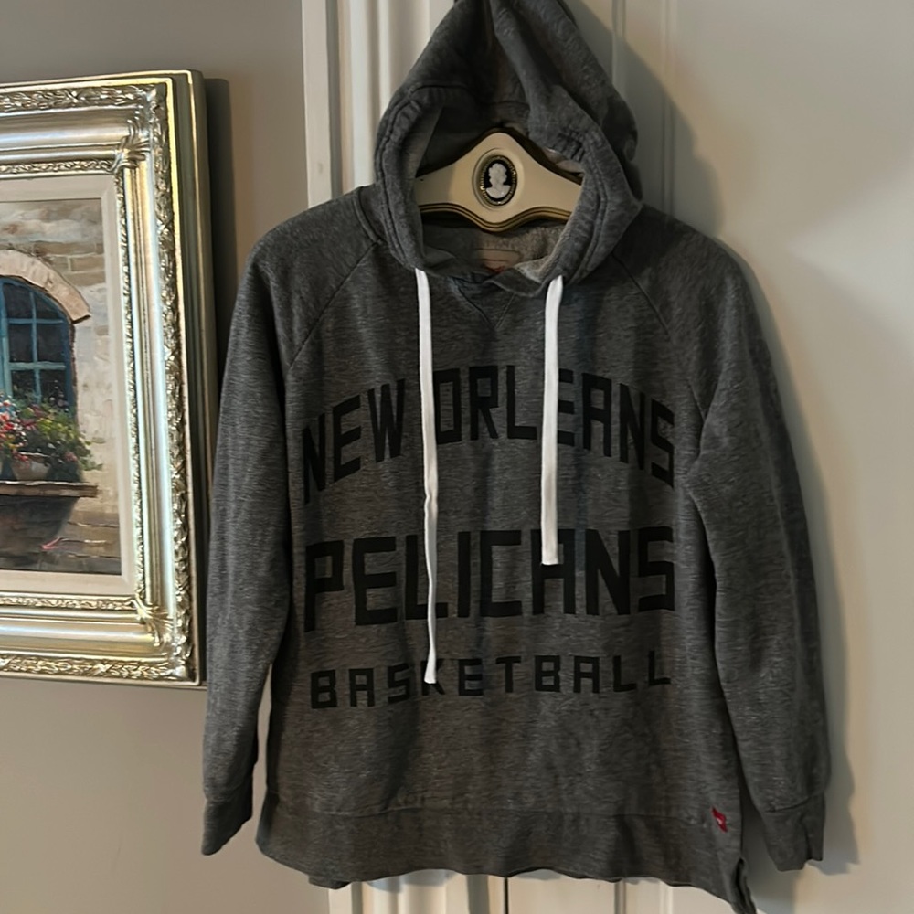 Sportige Pelicans Hoodie nwot